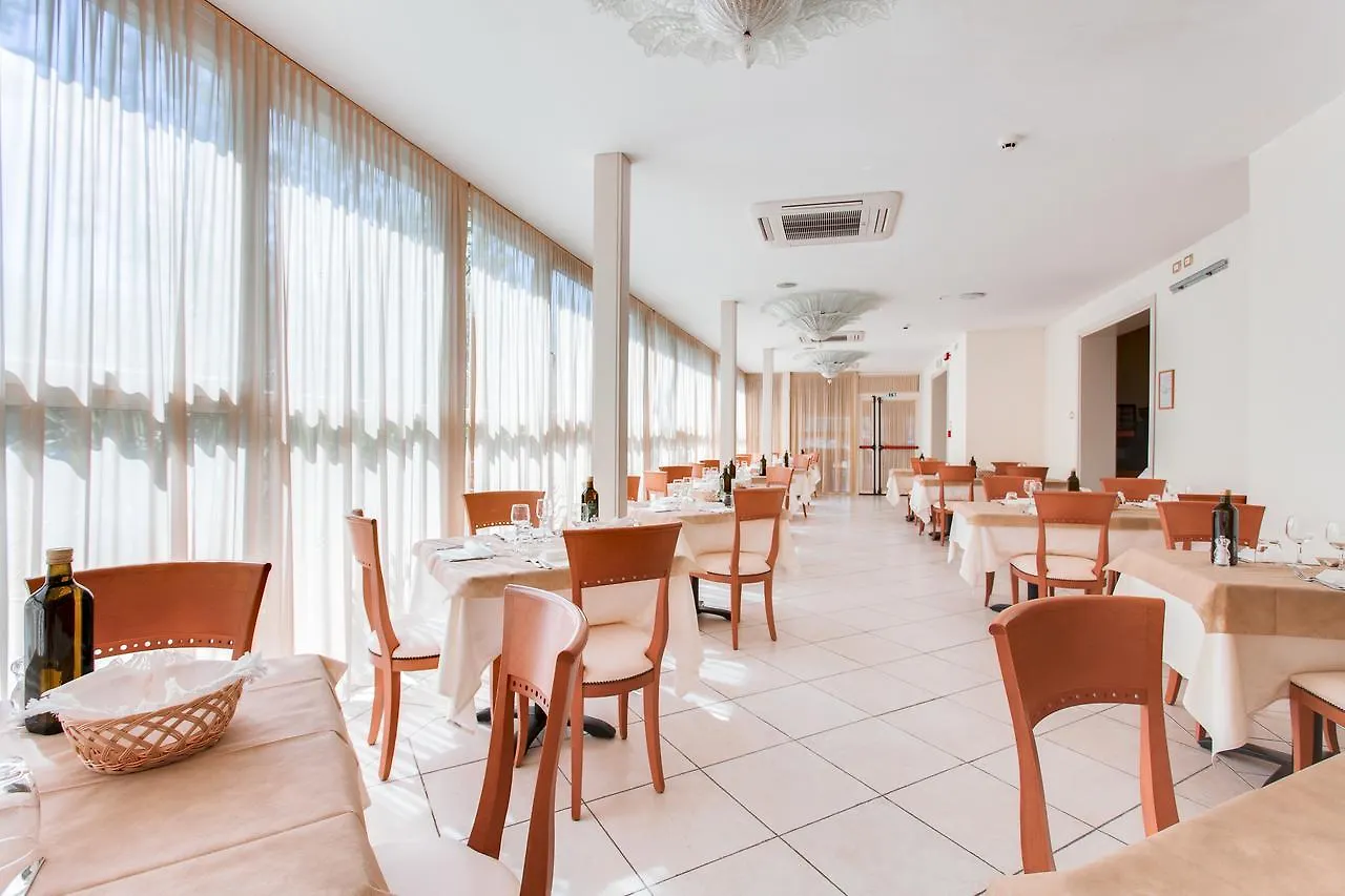 Hotel De La Ville チェゼナーティコ