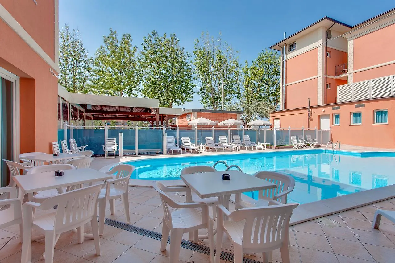 Hotel De La Ville チェゼナーティコ