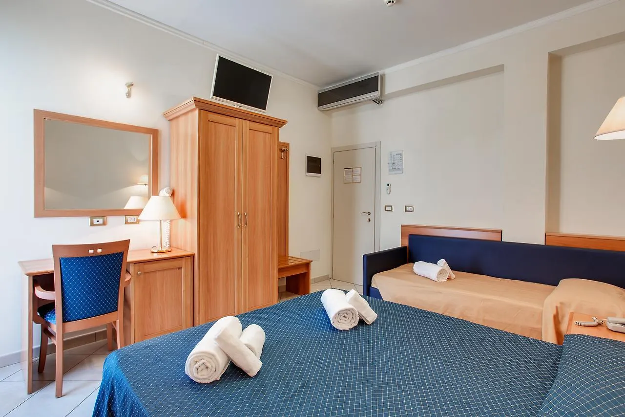 ***  Hotel De La Ville チェゼナーティコ イタリア