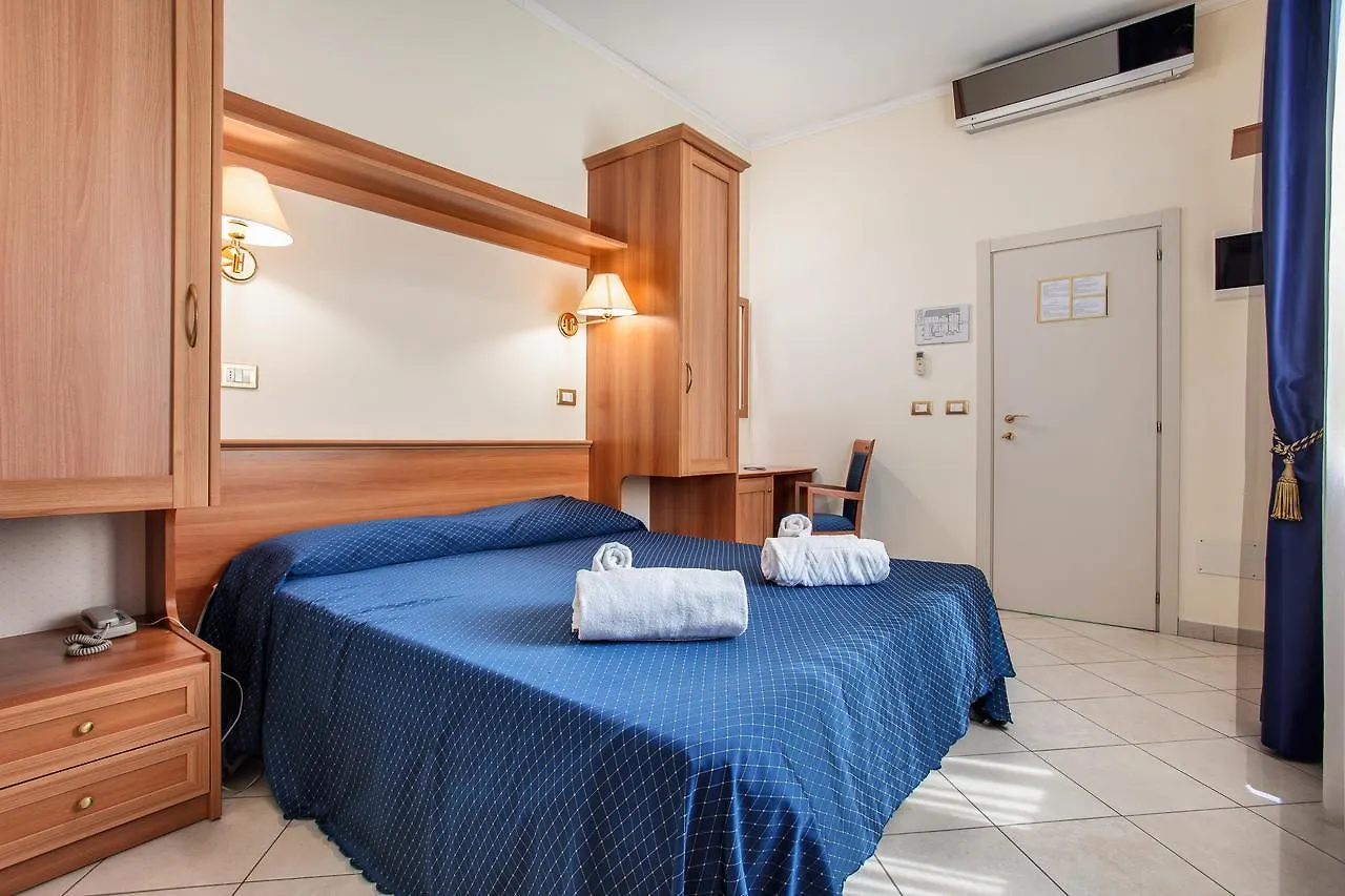 Hotel De La Ville チェゼナーティコ